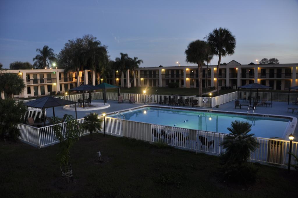 Winter Haven Gardens Inn エクステリア 写真